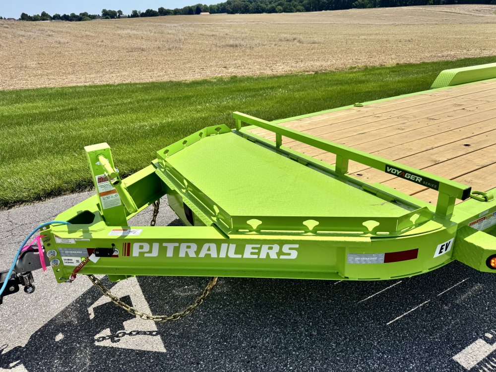 7x22 PJ Trailers Equipment