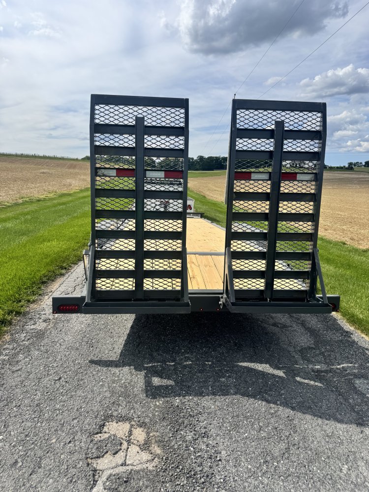 7x20 PJ Trailers Equipment