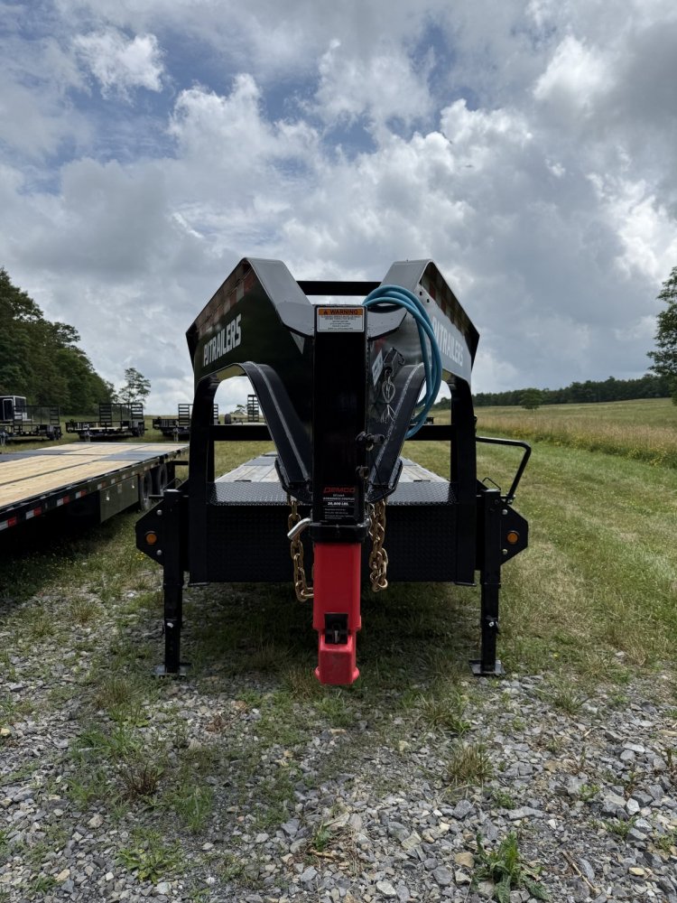 8.5x28 PJ Trailers Gooseneck