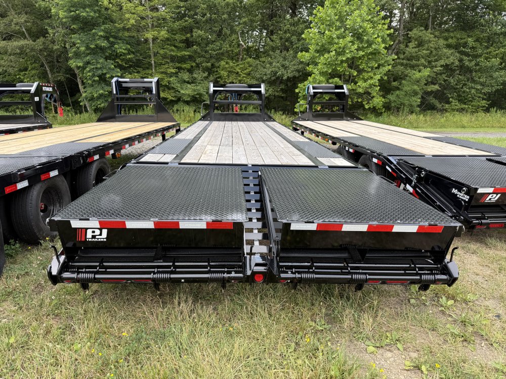8.5x30 PJ Trailers Gooseneck
