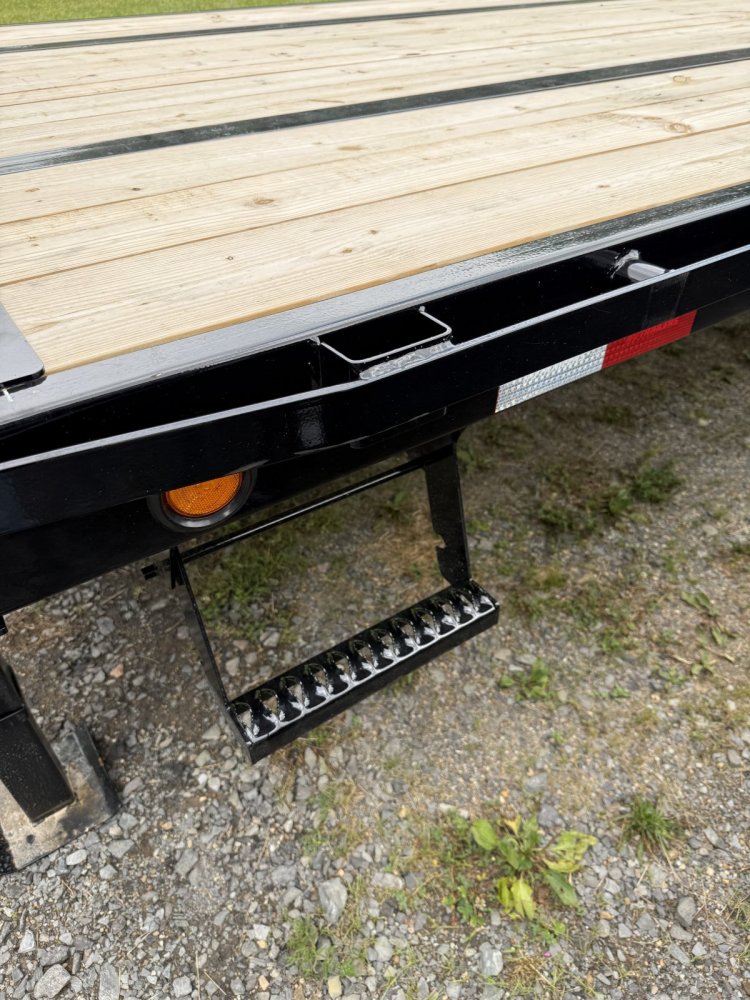 8.5x28 PJ Trailers Gooseneck