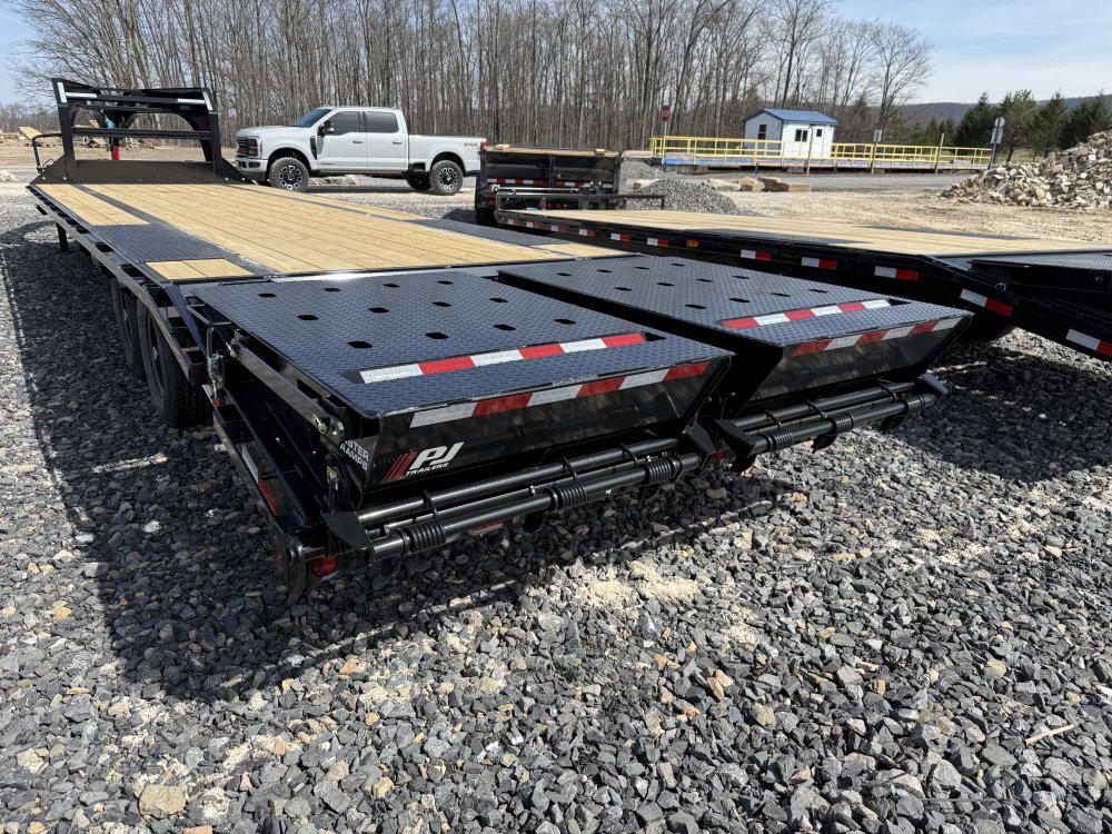 8.5x30 PJ Trailers Gooseneck