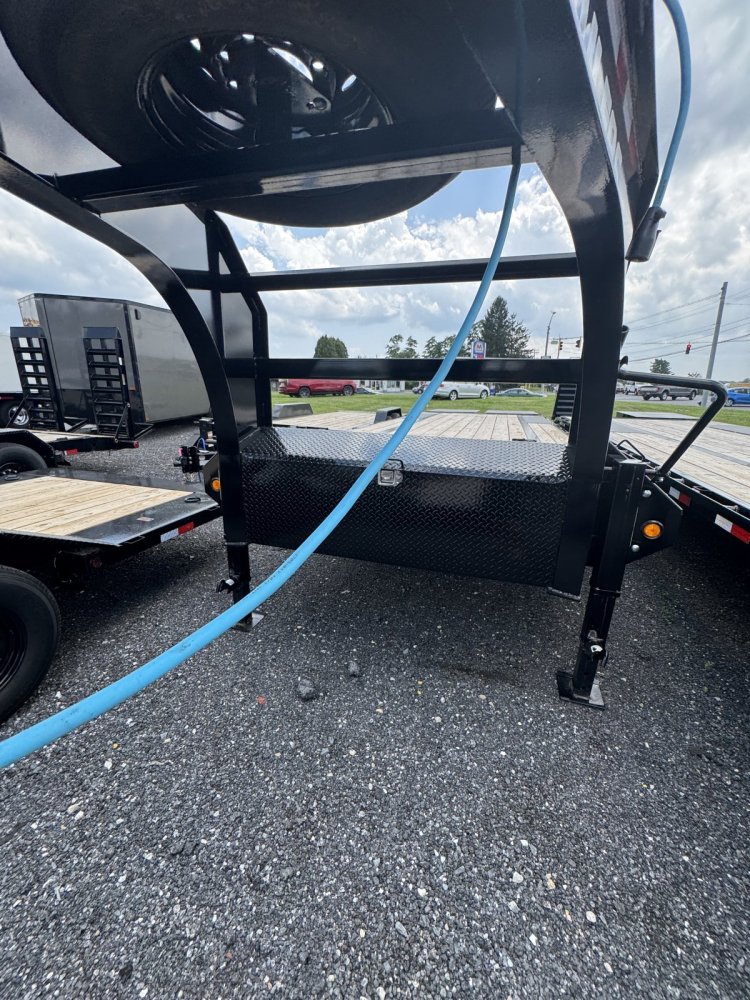 8.5x28 PJ Trailers Gooseneck