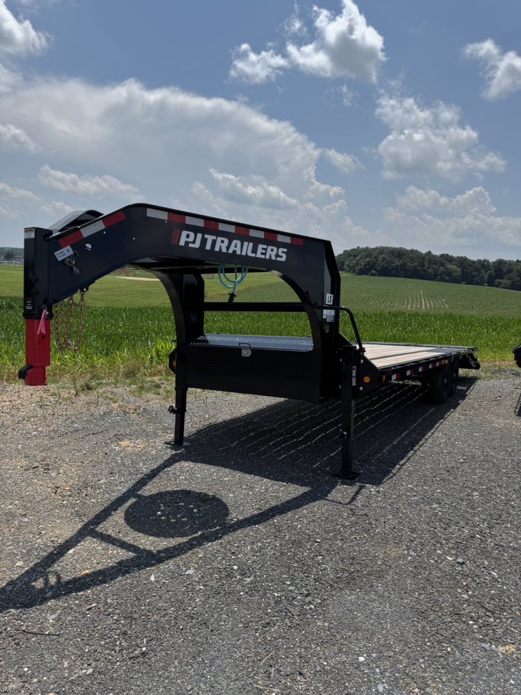 8.5x25 PJ Trailers Gooseneck