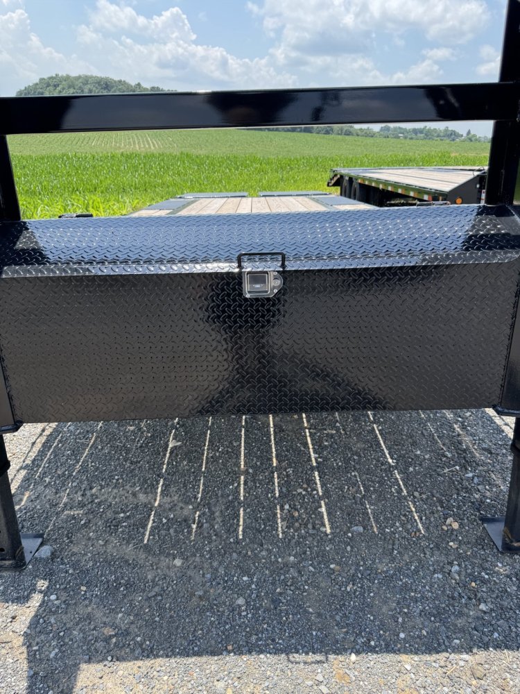 8.5x25 PJ Trailers Gooseneck