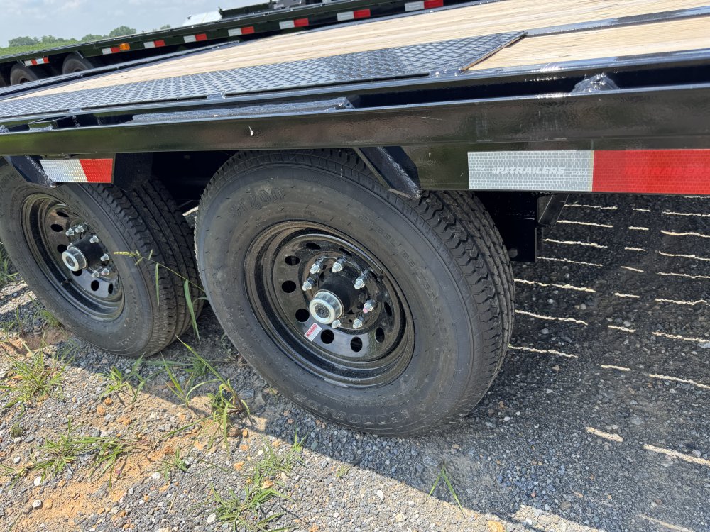 8.5x25 PJ Trailers Gooseneck