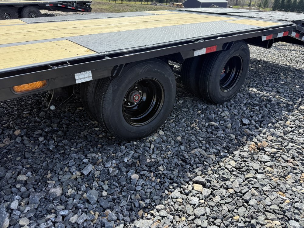 8.5x32 PJ Trailers Gooseneck