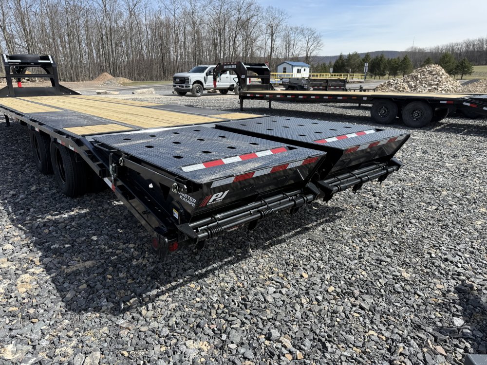 8.5x32 PJ Trailers Gooseneck