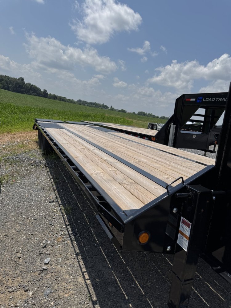 8.5x32 PJ Trailers Gooseneck