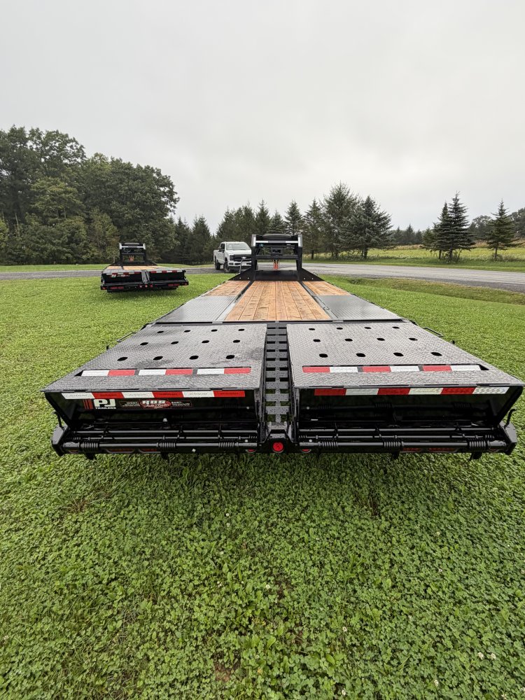 8.5'x25' PJ Trailers Gooseneck - photo 4