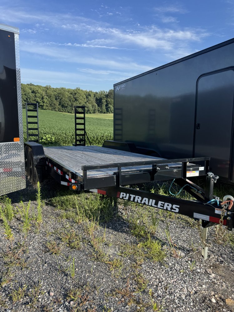 7x18 PJ Trailers Equipment