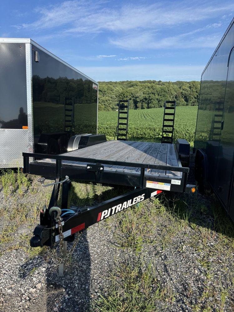 7x18 PJ Trailers Equipment