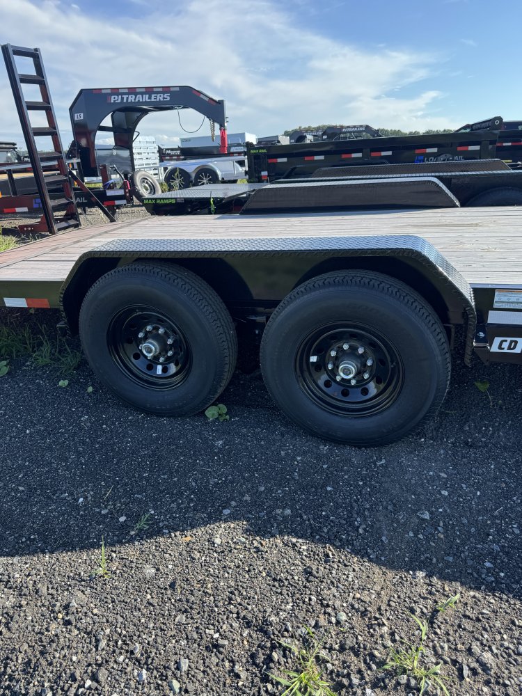 7x20 PJ Trailers Equipment