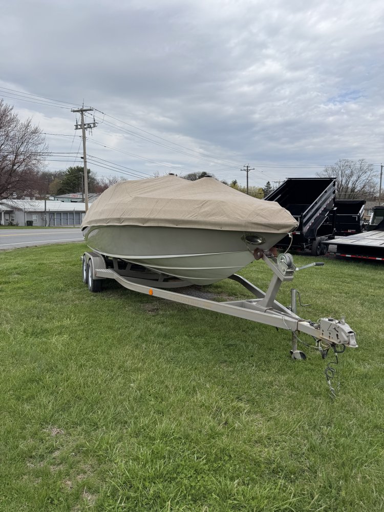 2003 Crownline BOAT