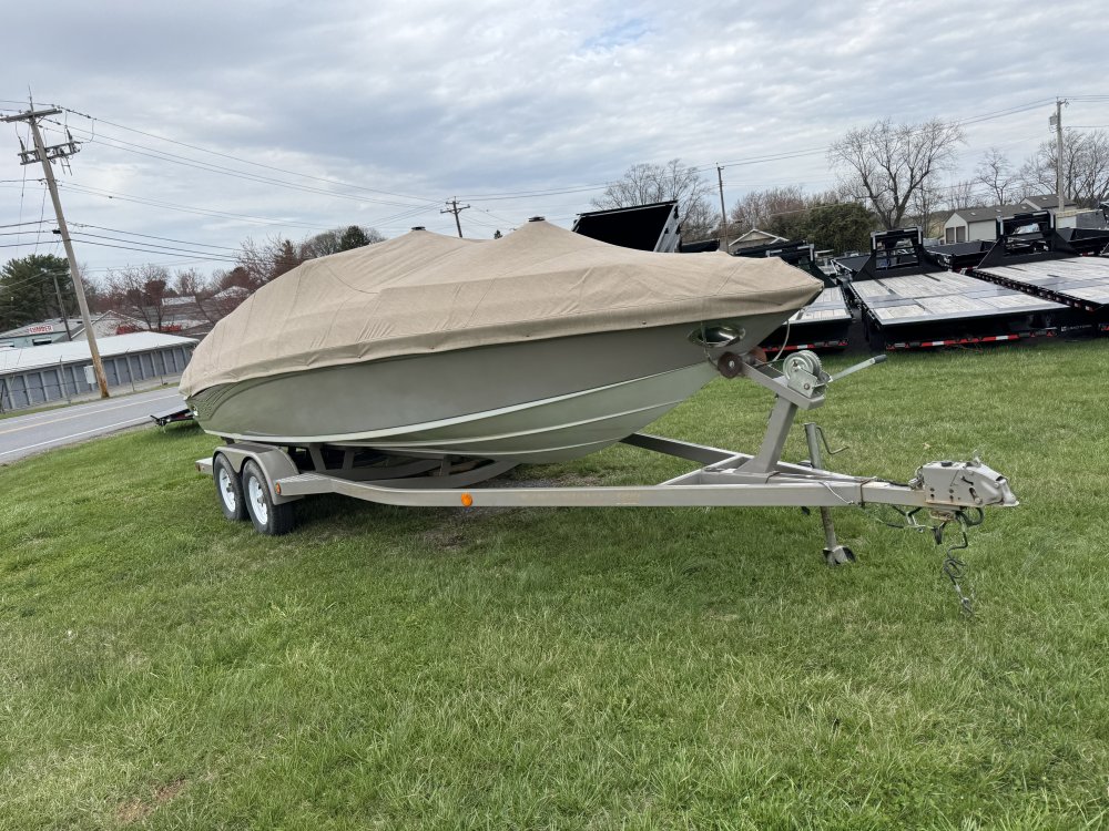 2003 Crownline BOAT