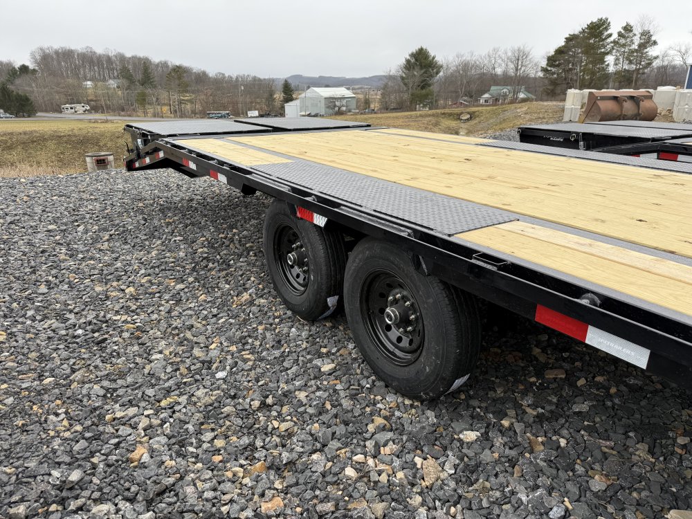 8.5x40 PJ Trailers Gooseneck