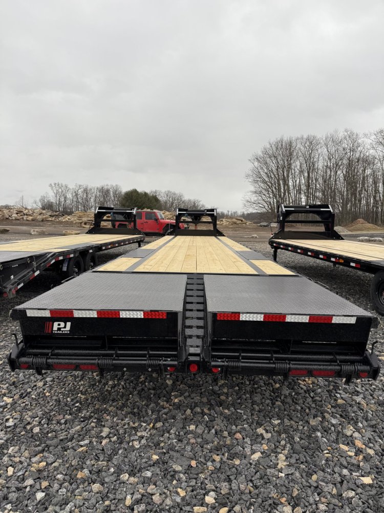 8.5x40 PJ Trailers Gooseneck