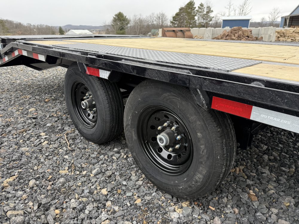 8.5x32 PJ Trailers Gooseneck