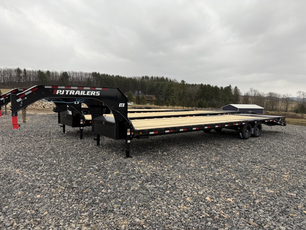 8.5x32 PJ Trailers Gooseneck