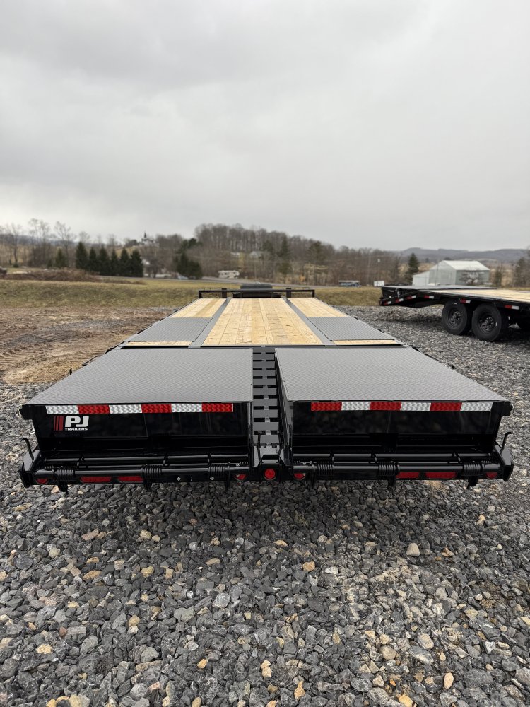 8.5x26 PJ Trailers Deckover