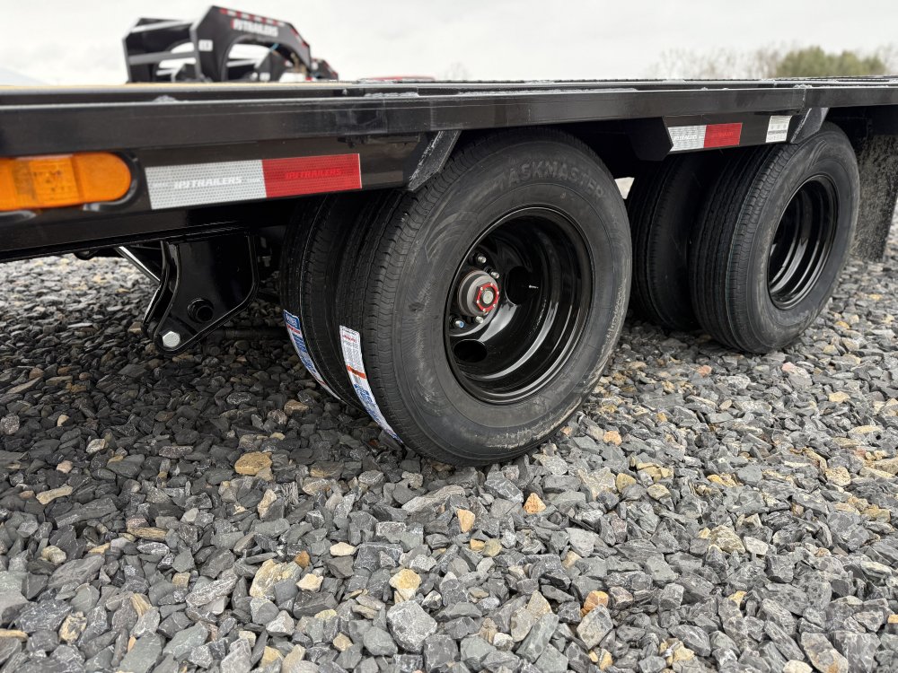 8.5x26 PJ Trailers Deckover