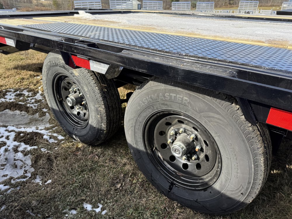 8.5x32 PJ Trailers Gooseneck