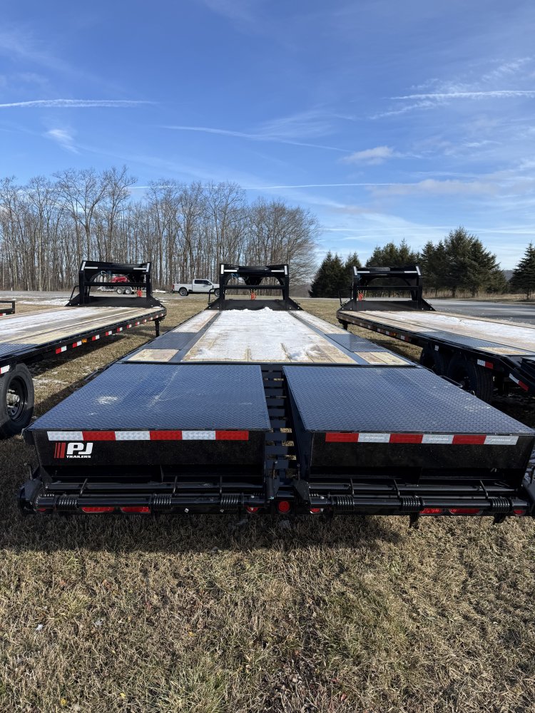 8.5x32 PJ Trailers Gooseneck