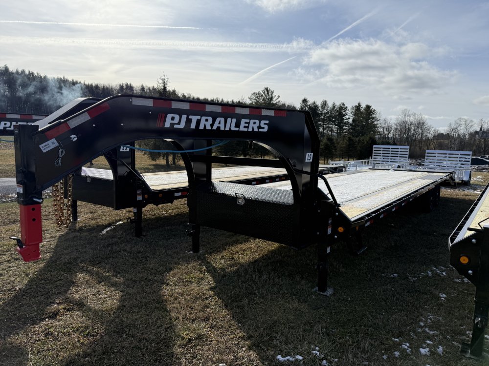 8.5x32 PJ Trailers Gooseneck