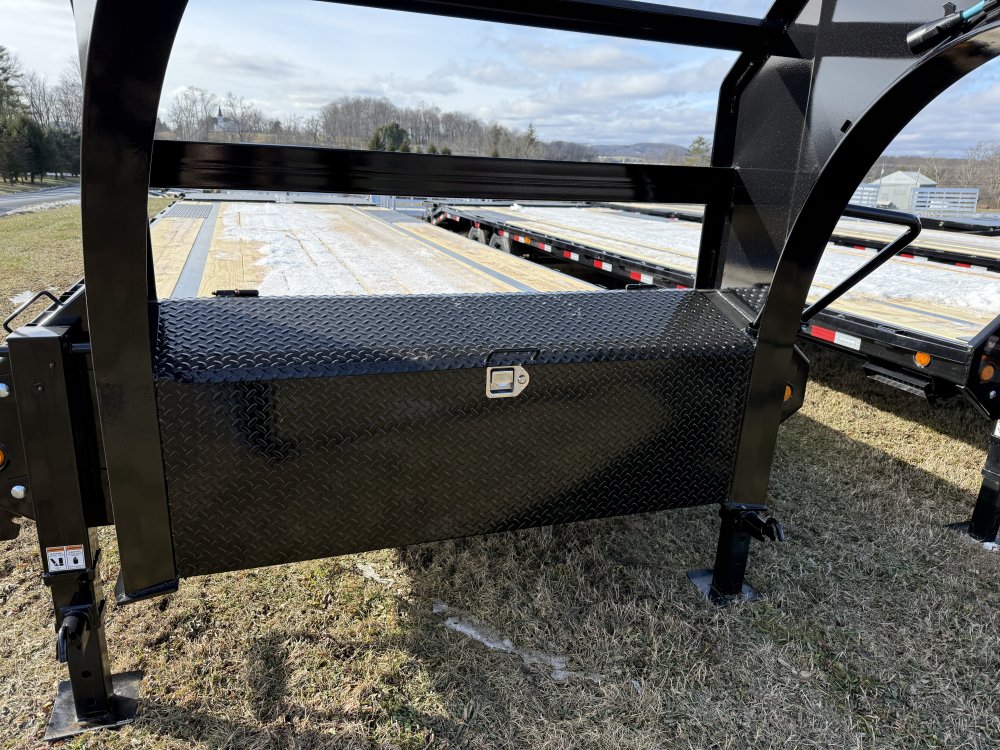 8.5x30 PJ Trailers Gooseneck