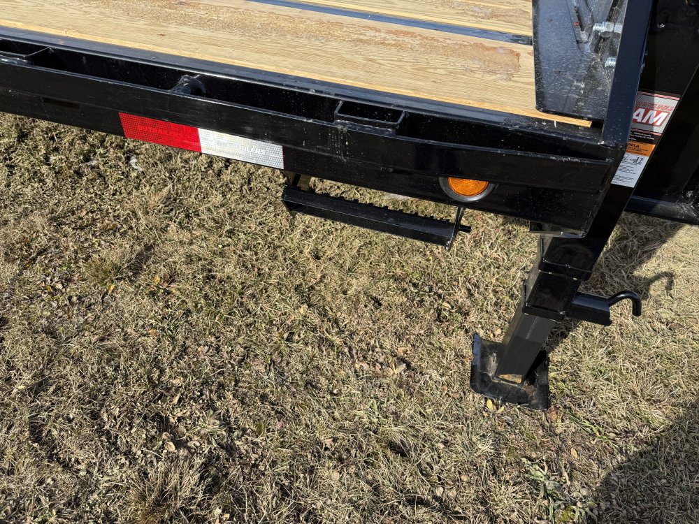 8.5x30 PJ Trailers Gooseneck