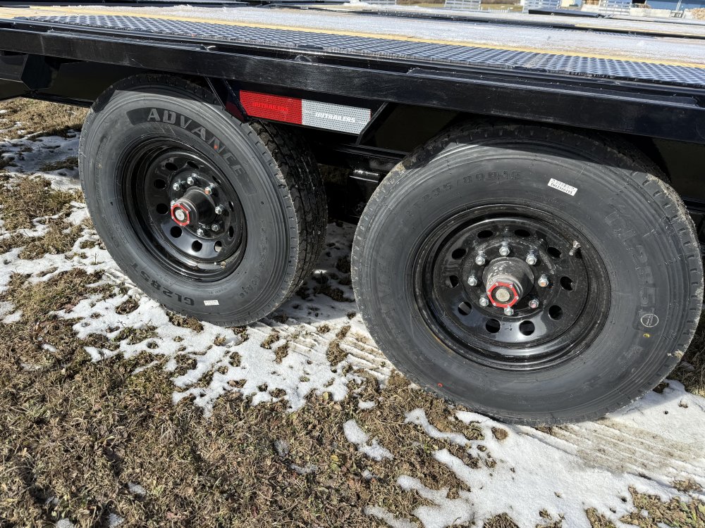 8.5x30 PJ Trailers Gooseneck