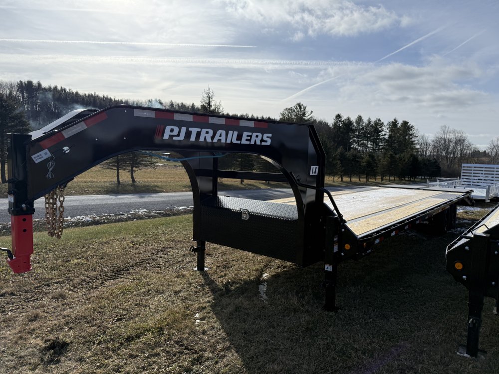 8.5x30 PJ Trailers Gooseneck