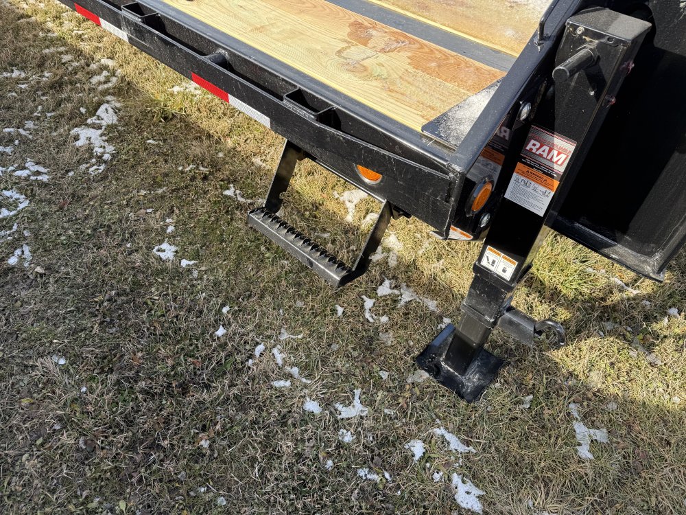 8.5x40 PJ Trailers Gooseneck