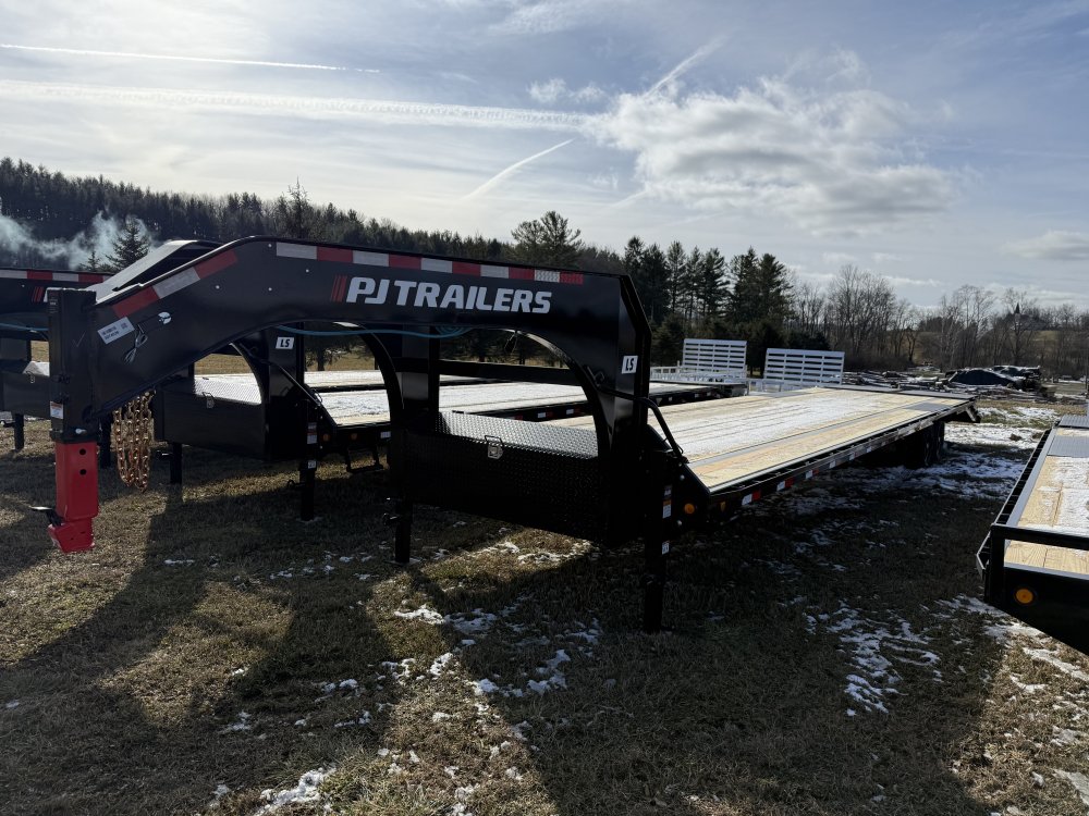 8.5x40 PJ Trailers Gooseneck