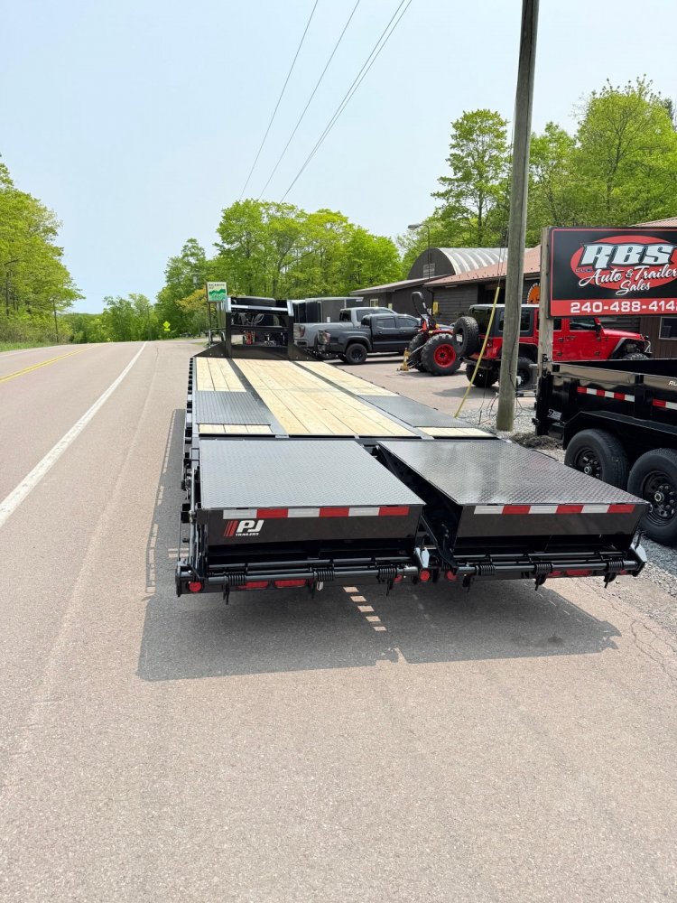 8.5x30 PJ Trailers Gooseneck