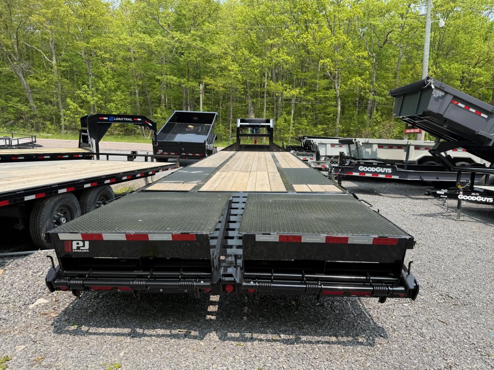 8.5x32 PJ Trailers Gooseneck