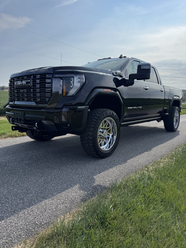 2024 GMC 3500 Crew Cab Denali