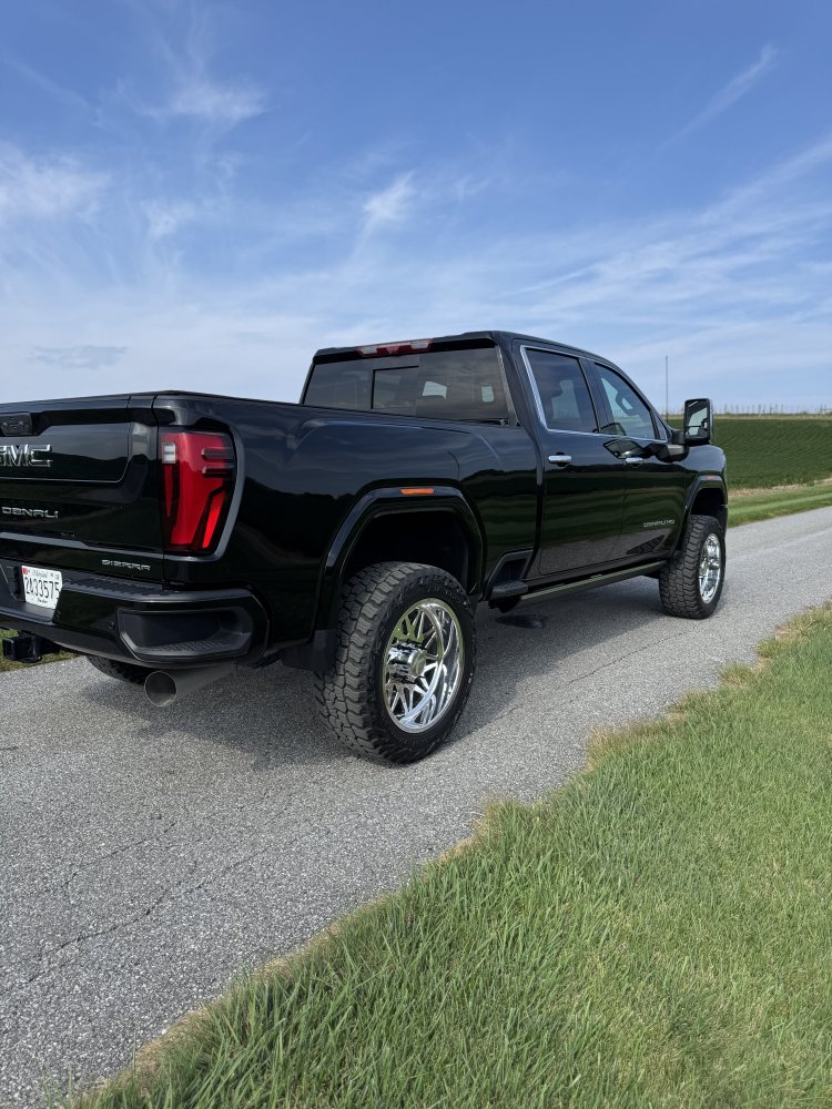 2024 GMC 3500 Crew Cab Denali