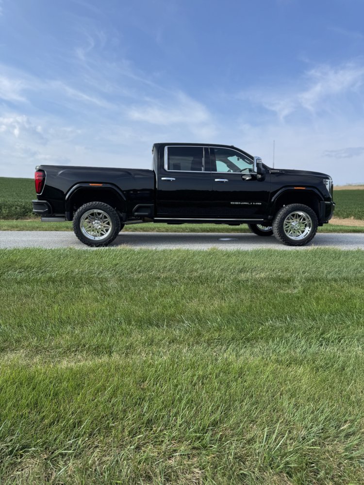 2024 GMC 3500 Crew Cab Denali