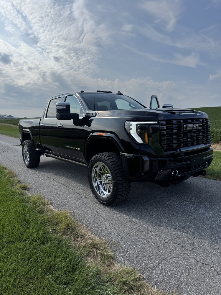 2024 GMC 3500 Crew Cab Denali