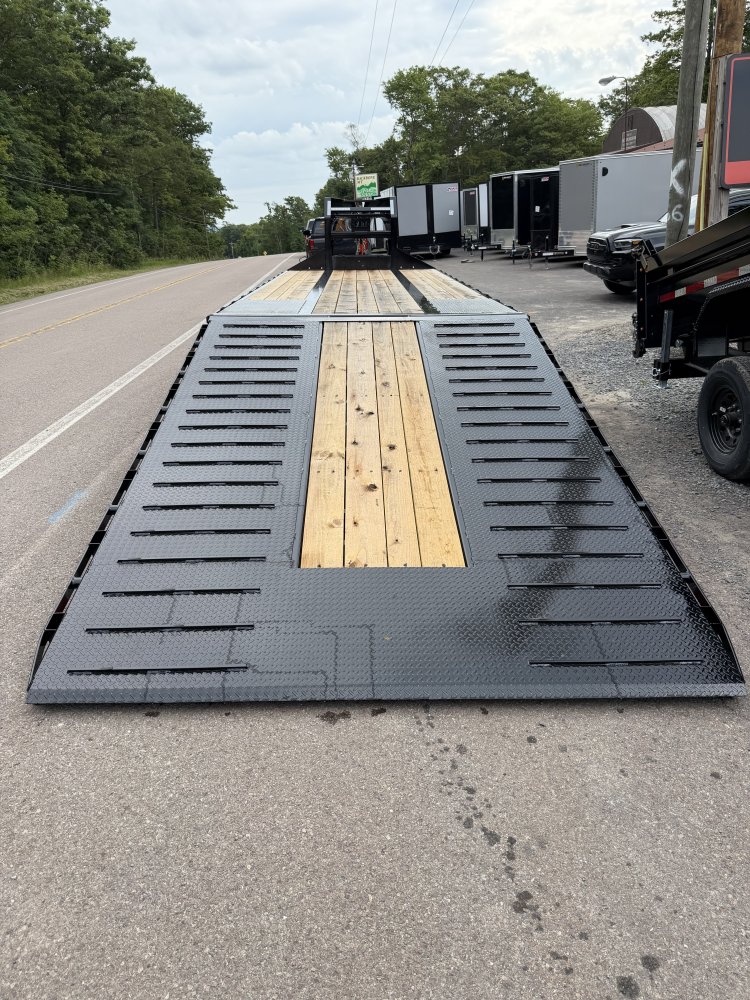 8.5x34 PJ Trailers Gooseneck