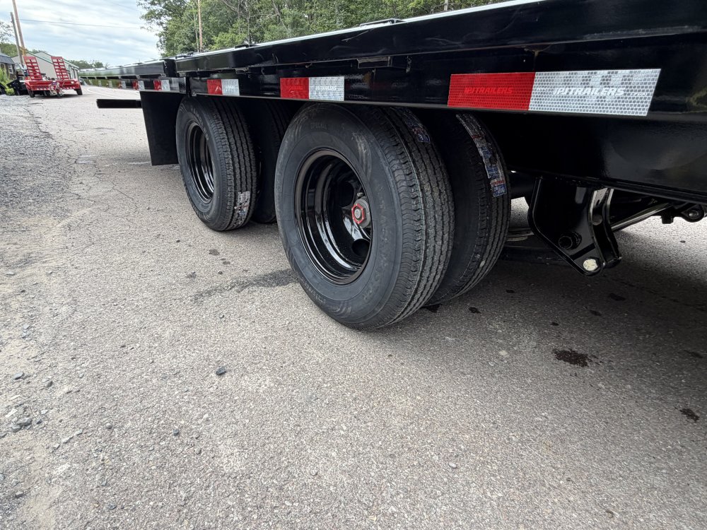 8.5x32 PJ Trailers Gooseneck