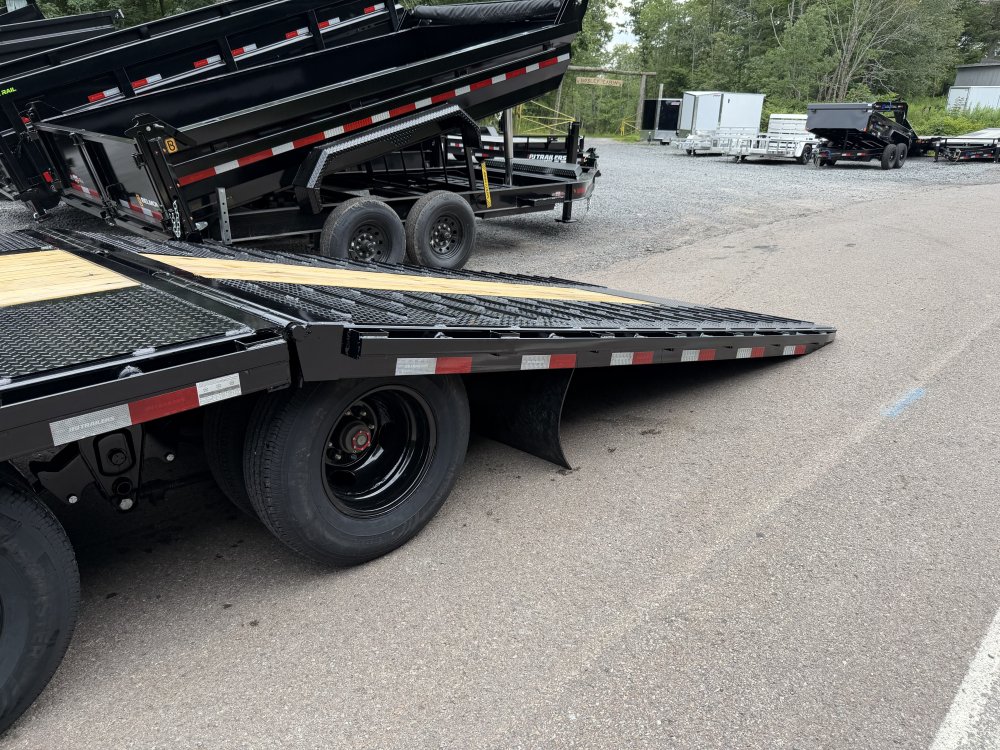 8.5x32 PJ Trailers Gooseneck