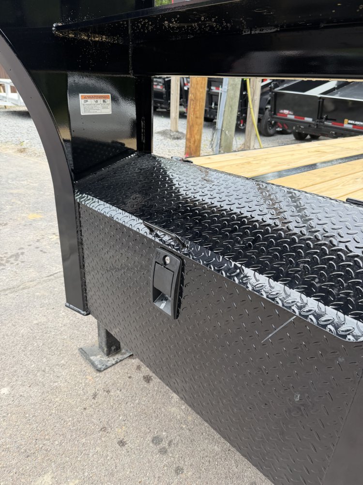 8.5x32 PJ Trailers Gooseneck