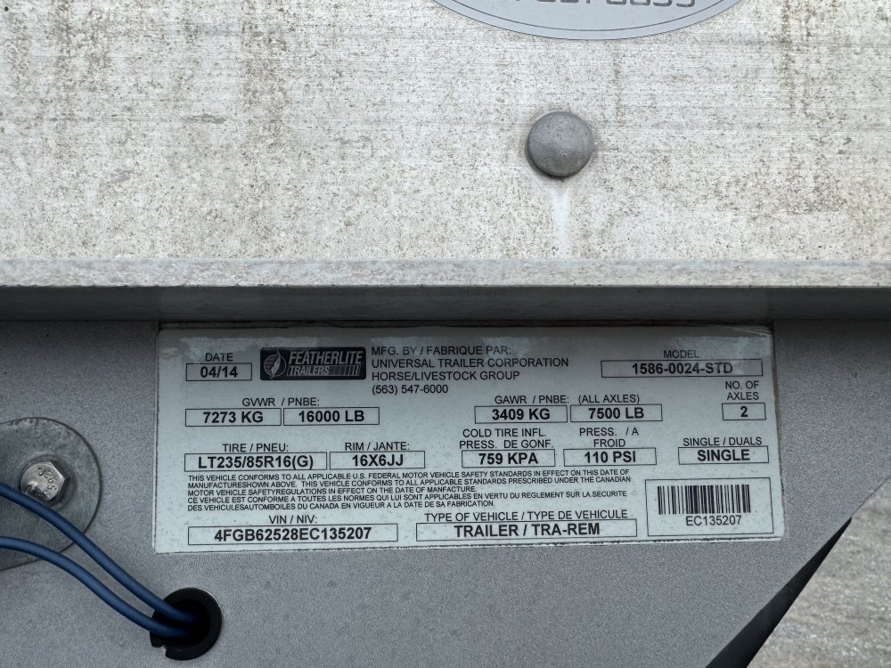 8.5x24 Featherlite Gooseneck