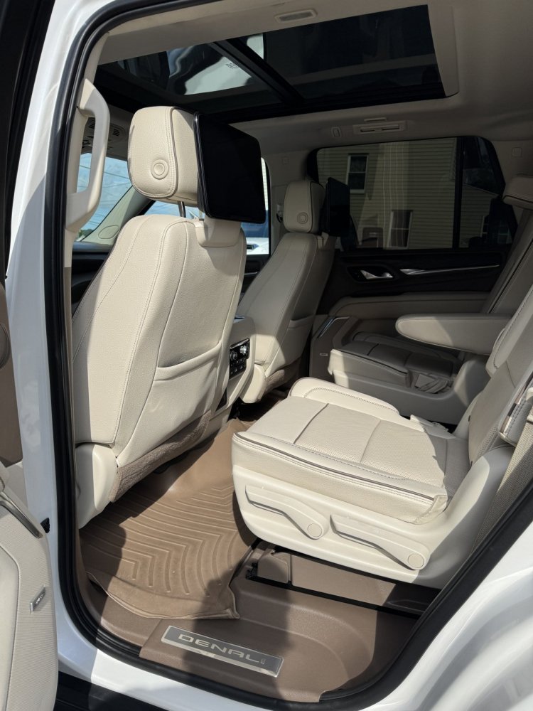 81,157x1 GMC SUV