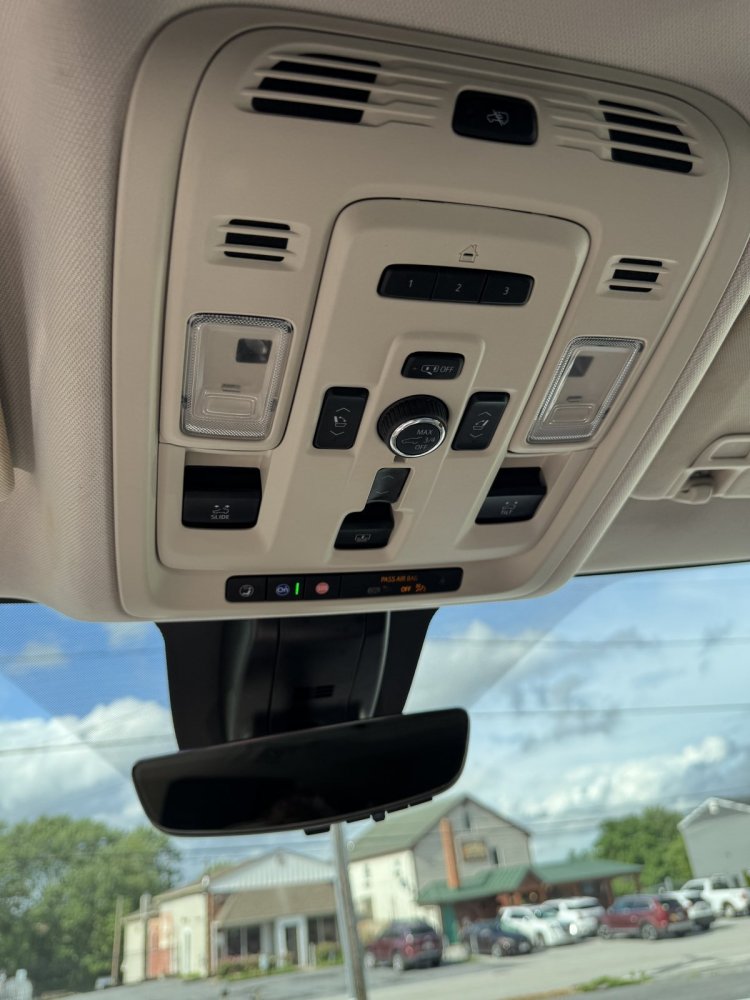 81,157x1 GMC SUV