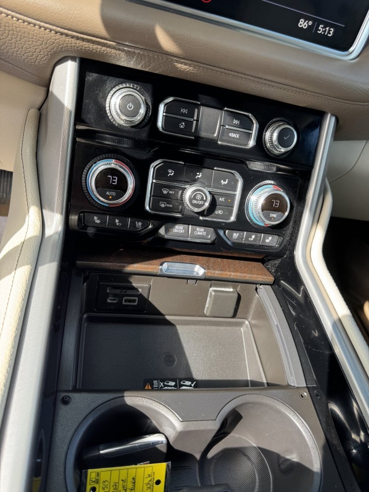81,157x1 GMC SUV