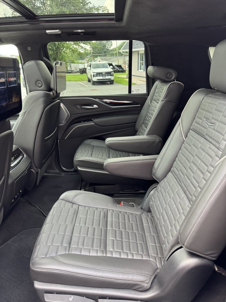 2023 Cadillac Escalade ESV V Series