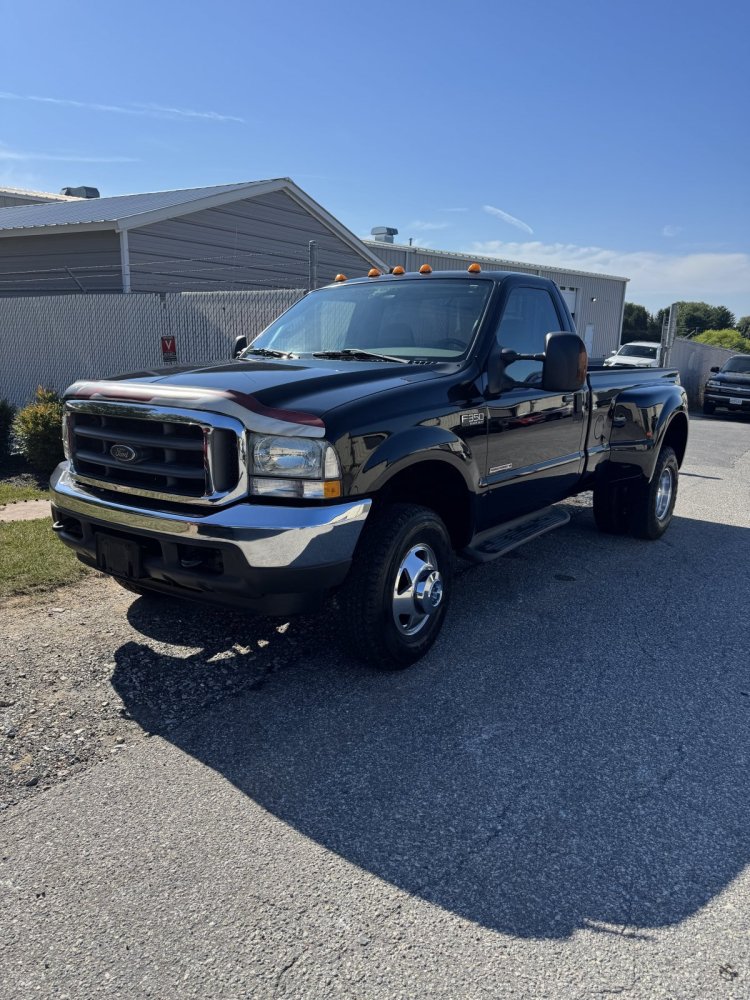 2004 FORD F-350 Regular Cab Dually
